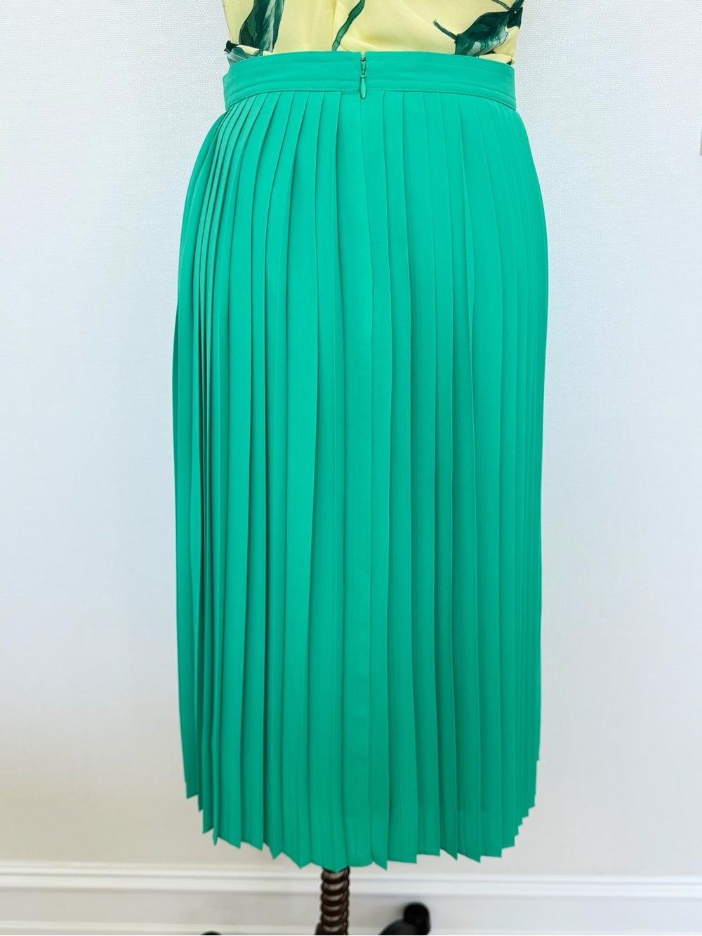 J. Crew Green Pleated Midi Skirt Size 4 - Picture 2 of 12